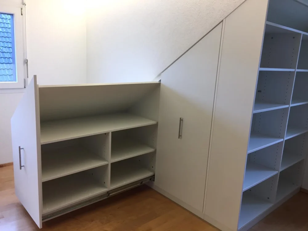 Ausziehschrank in Dachschräge - Möbel Ryter – Bild 2